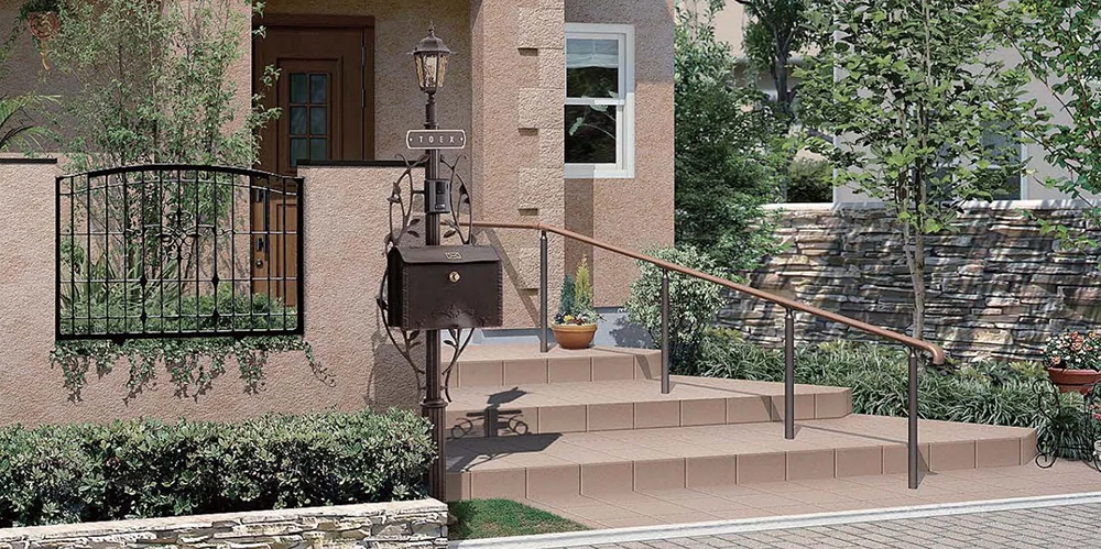 なぜアンティーク調機能門柱を選ぶべき？日置が熱弁する3つの理由！