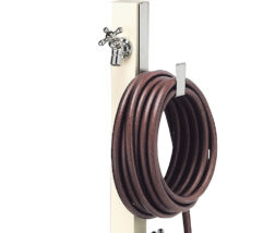 庭仕事が最高に捗る!ホースハンガー付き水栓柱